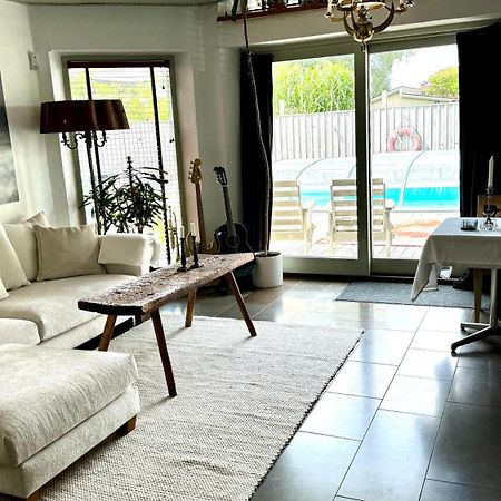 Modernt Hus Naera Stad Och Strand 斯塔德 外观 照片